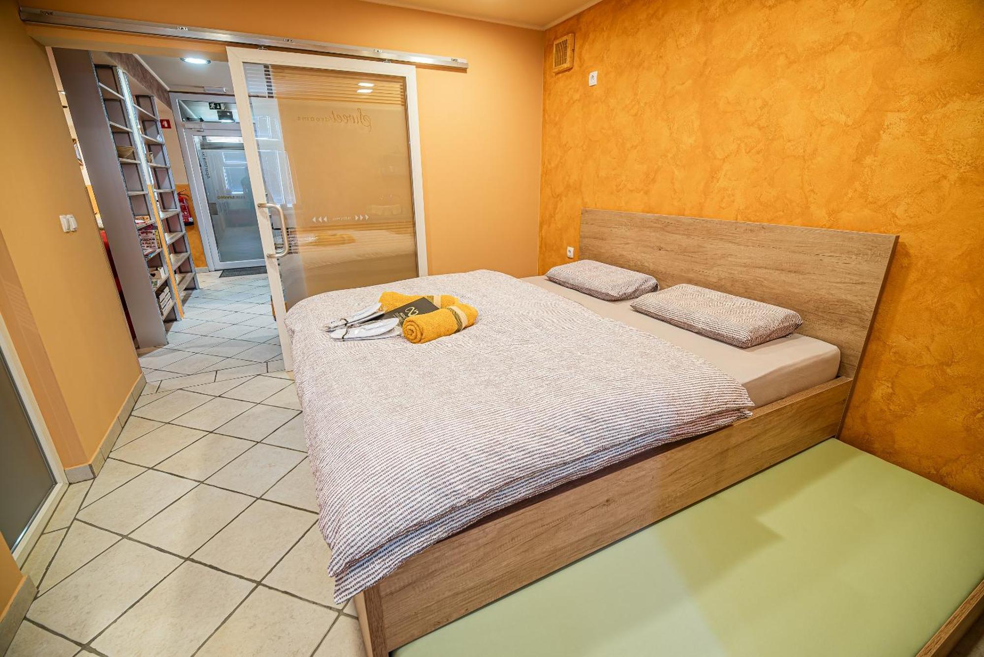 Lux Living Apartments Budic Near Terme Catez Brezice Room photo