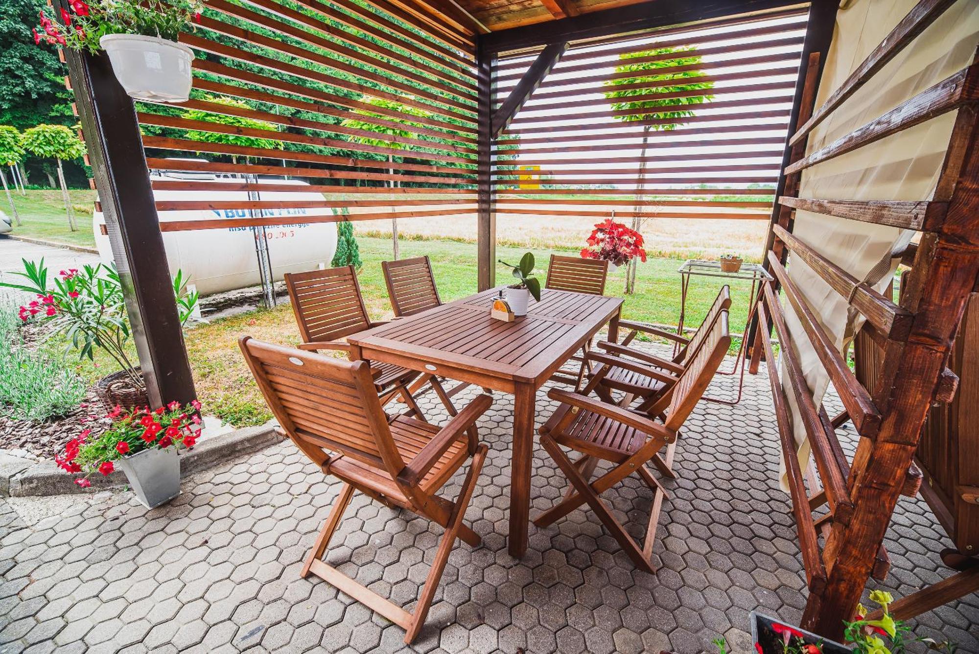 Lux Living Apartments Budic Near Terme Catez Brezice Room photo